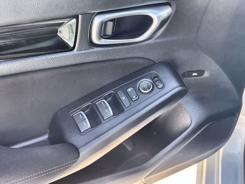 Used 2025 Honda Civic Sport image 30