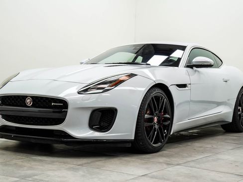Used 2018 Jaguar F-TYPE R-Dynamic RWD image 7