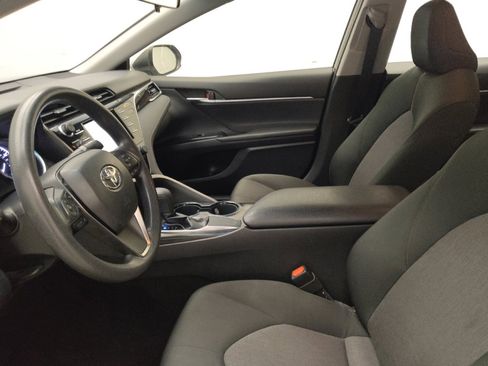Used 2018 Toyota Camry LE image 17