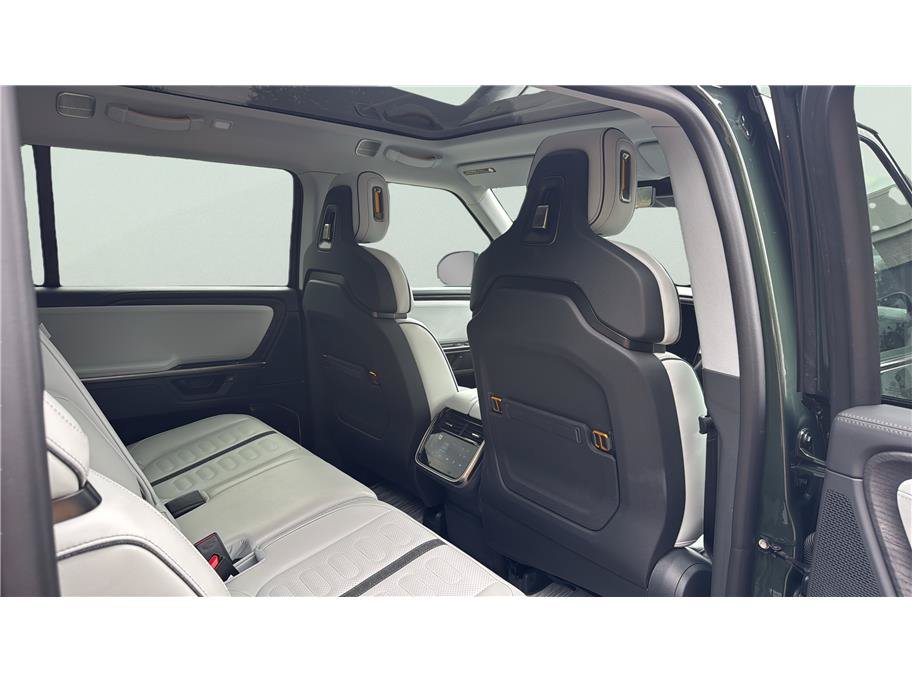 Used 2025 Rivian R1S Adventure Dual AWD/4WD image 20