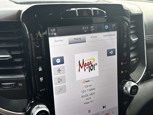 Used 2024 RAM 2500 Laramie image 18