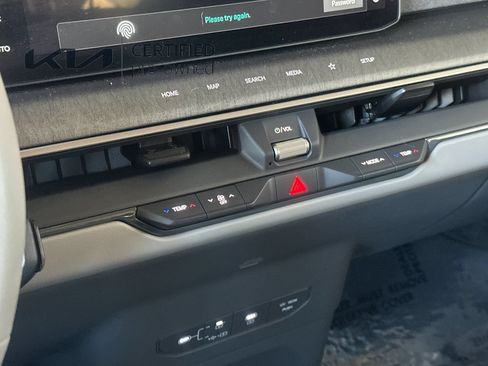 Certified 2024 Kia EV9 Wind AWD/4WD image 21