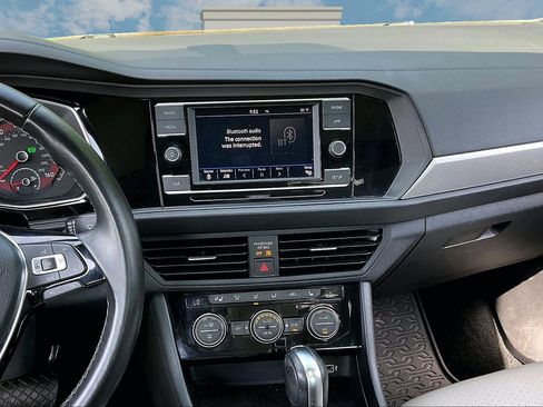 Used 2019 Volkswagen Jetta R-Line w/ R-Line Cold Weather Package FWD image 6