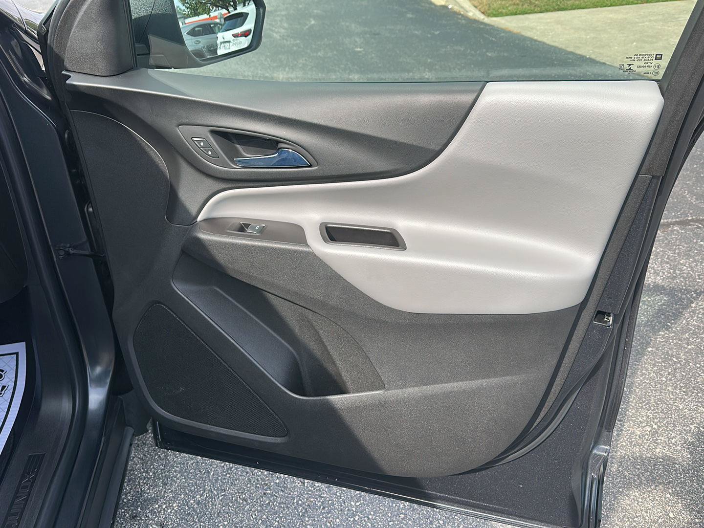 Used 2022 Chevrolet Equinox LT FWD image 11