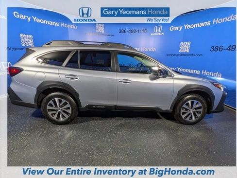 Used 2025 Subaru Outback Premium AWD/4WD image 5