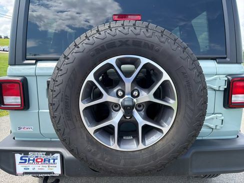 Used 2024 Jeep Wrangler Unlimited Sport AWD/4WD image 38