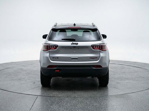 Used 2025 Jeep Compass Trailhawk AWD/4WD image 7