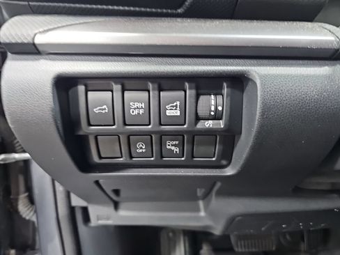 Used 2022 Subaru Forester Premium AWD/4WD image 26