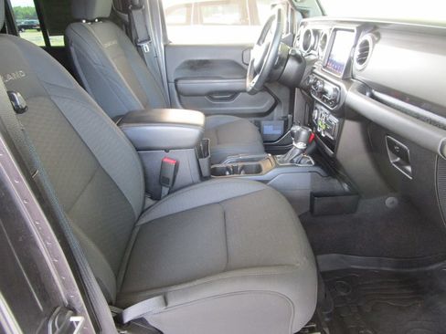 Used 2021 Jeep Gladiator Overland w/ Dual Top Group AWD/4WD image 35
