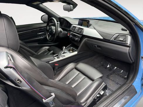 Used 2020 BMW M4 Convertible RWD image 26