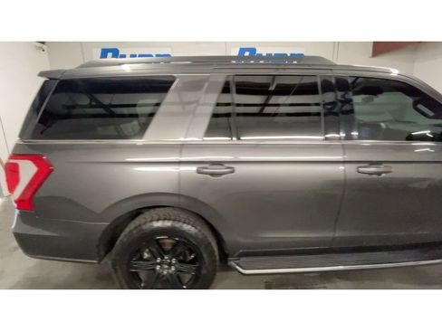 Used 2021 Ford Expedition XLT image 9