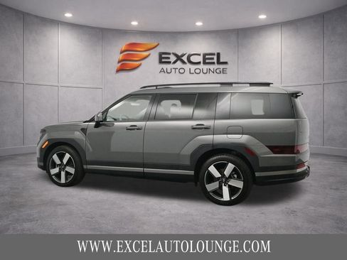 Used 2024 Hyundai Santa Fe Limited FWD image 5