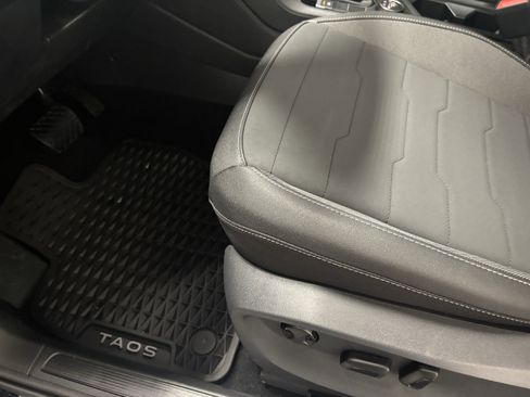 New 2025 Volkswagen Taos SE image 4