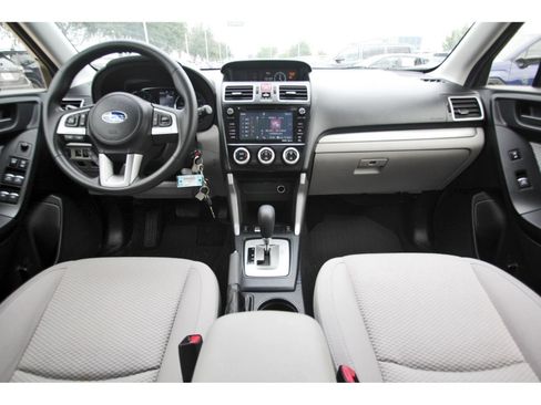 Used 2017 Subaru Forester 2.5i Premium AWD/4WD image 9