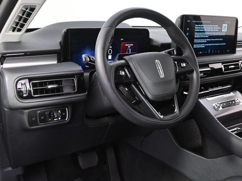New 2026 Lincoln Aviator AWD w/ Jet Appearance Package image 12