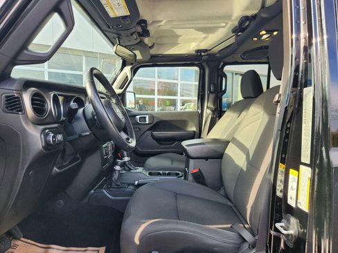 Used 2019 Jeep Wrangler Unlimited Sport S image 25