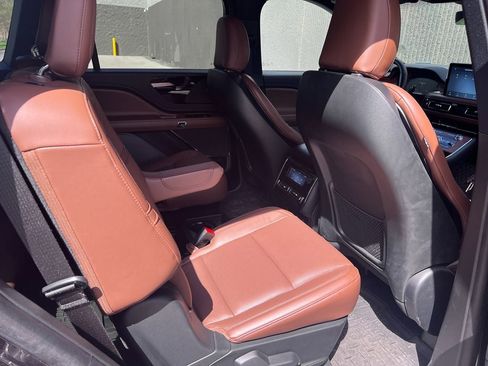 Used 2023 Lincoln Aviator Reserve w/ Jet Package AWD/4WD image 20