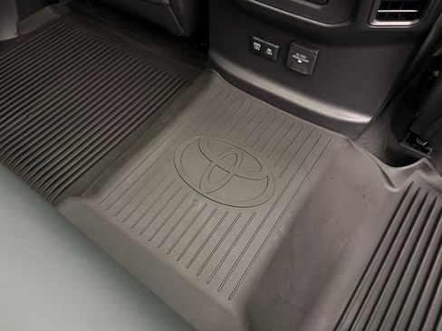 Used 2025 Toyota Tundra Platinum image 37