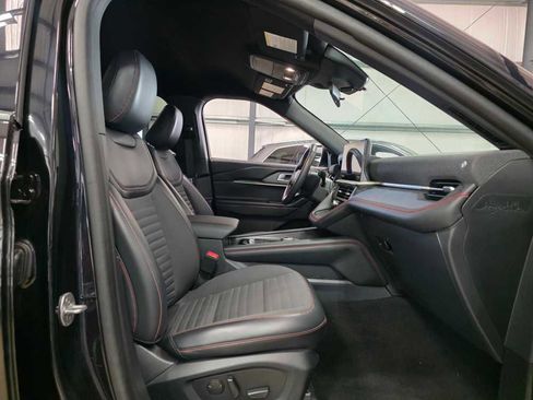 Used 2025 Ford Explorer ST-Line w/ ST-Line Street Pack image 26