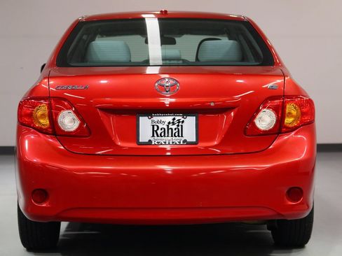 Used 2010 Toyota Corolla LE FWD image 2