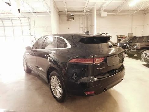 Used 2017 Jaguar F-PACE Prestige image 4