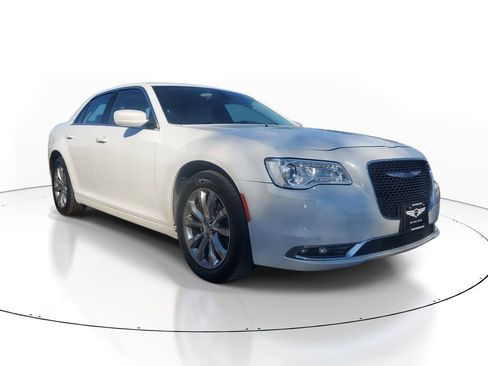 Used 2016 Chrysler 300 Limited w/ Driver Convenience Group image 4