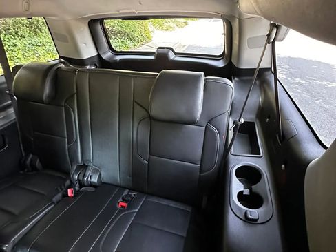Used 2017 GMC Yukon XL SLT w/ Open Road Package RWD image 32