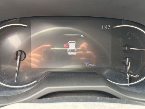 Used 2024 Toyota RAV4 XLE FWD image 9
