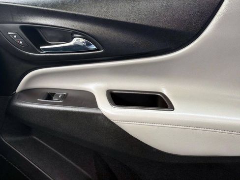 Used 2018 Chevrolet Equinox Premier AWD/4WD image 21