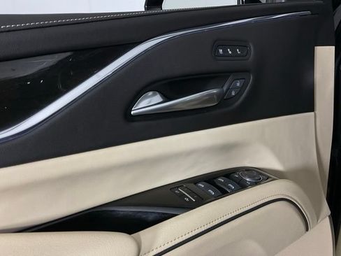 Certified 2024 Cadillac Escalade ESV Premium Luxury w/ Performance Package AWD/4WD image 26