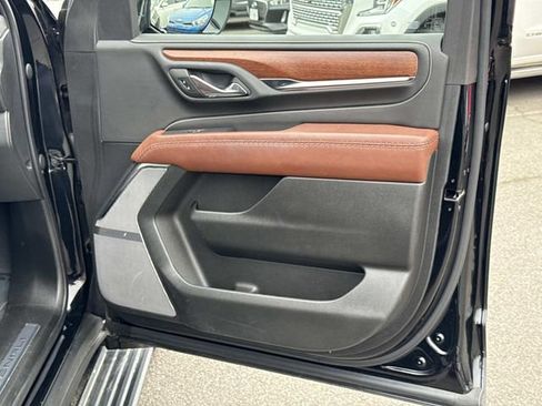 Used 2023 GMC Yukon XL Denali Ultimate image 8