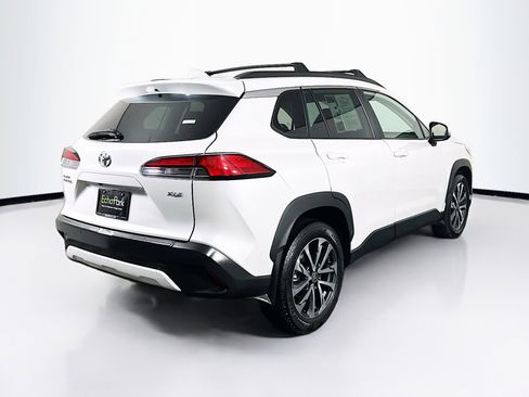 Used 2023 Toyota Corolla Cross XLE image 9