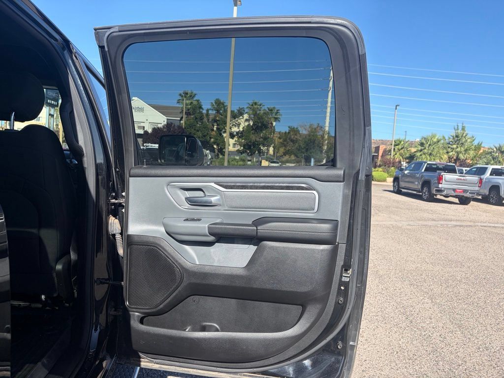 Used 2022 RAM 1500 Big Horn AWD/4WD image 31