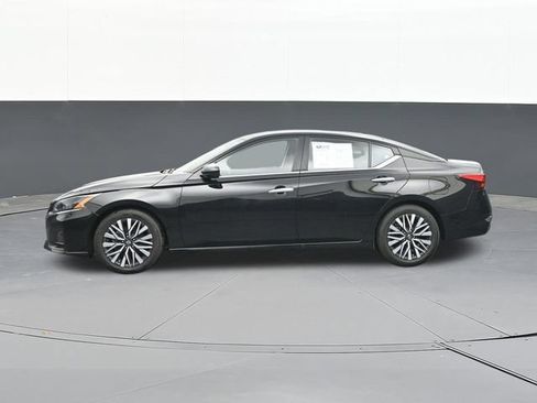 Used 2025 Nissan Altima 2.5 SV FWD image 8