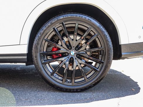 Certified 2025 BMW X6 xDrive40i w/ Premium Package AWD/4WD image 8