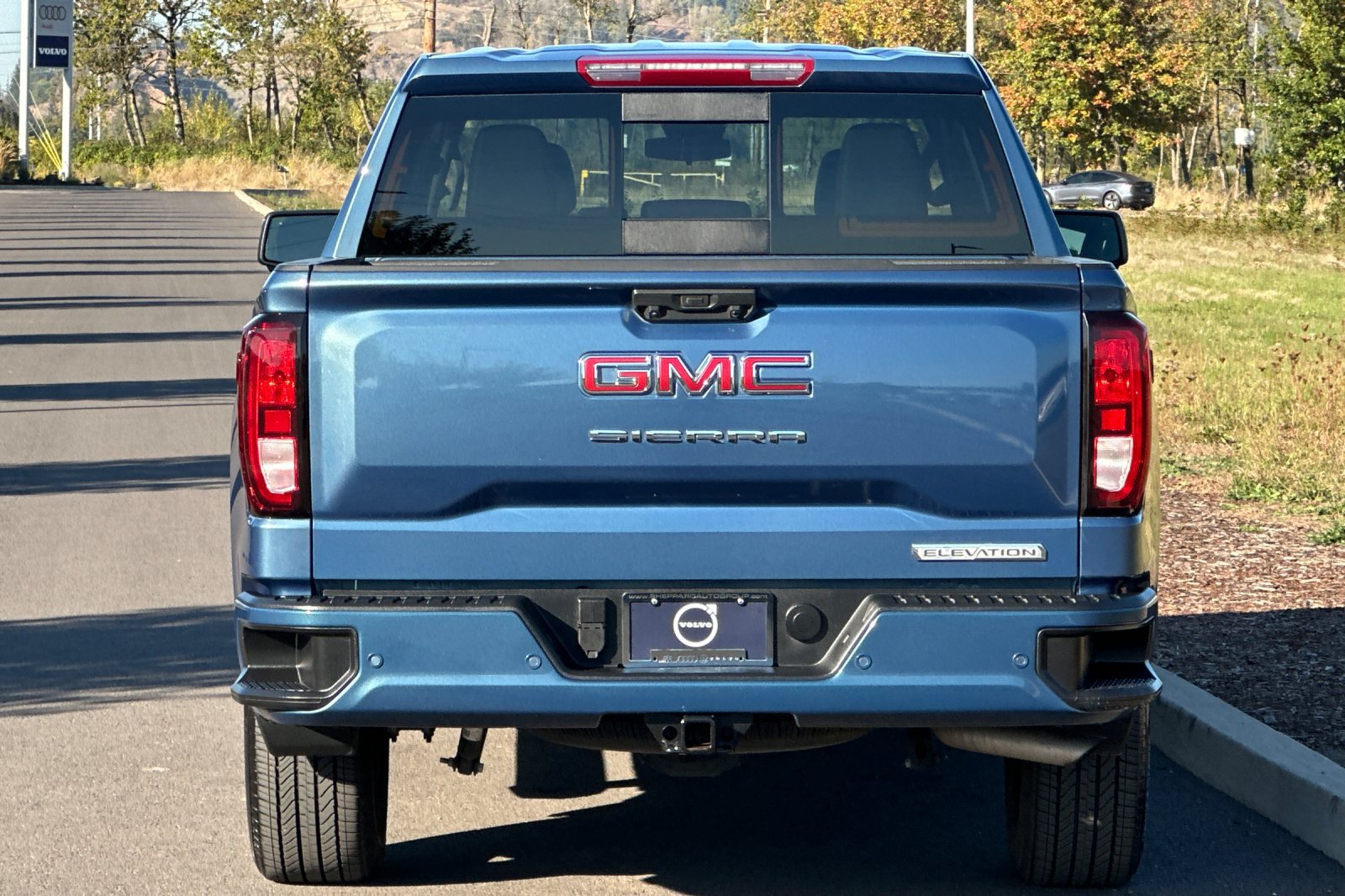 Used 2025 GMC Sierra 1500 Elevation w/ Elevation Premium Package AWD/4WD image 4