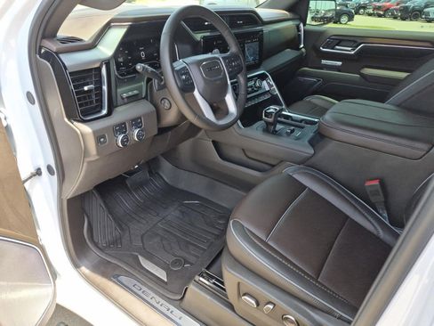 Certified 2025 GMC Sierra 1500 Denali w/ Denali Reserve Package AWD/4WD image 13