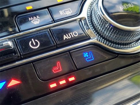 Certified 2023 Lincoln Nautilus Reserve image 24