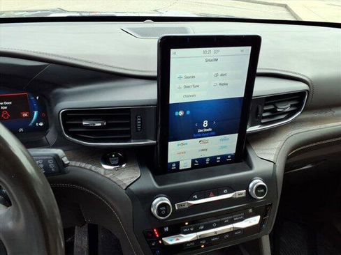 Used 2020 Ford Explorer Platinum w/ Premium Technology Package image 14