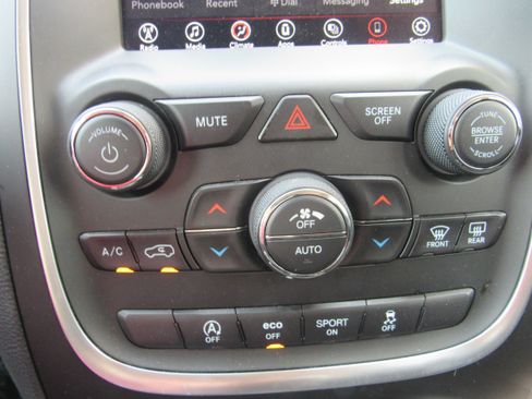 Used 2019 Dodge Durango SXT w/ 3rd Row Seating Group RWD image 17