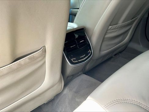Used 2014 Cadillac XTS Platinum AWD/4WD image 10