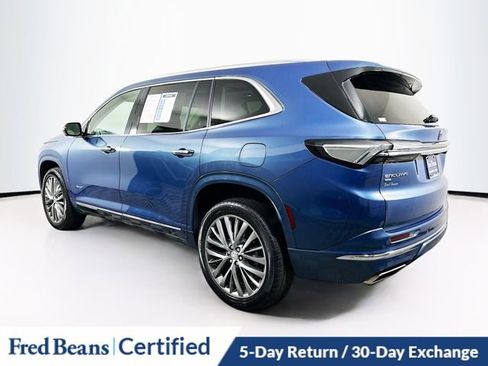 Certified 2025 Buick Enclave Avenir image 5
