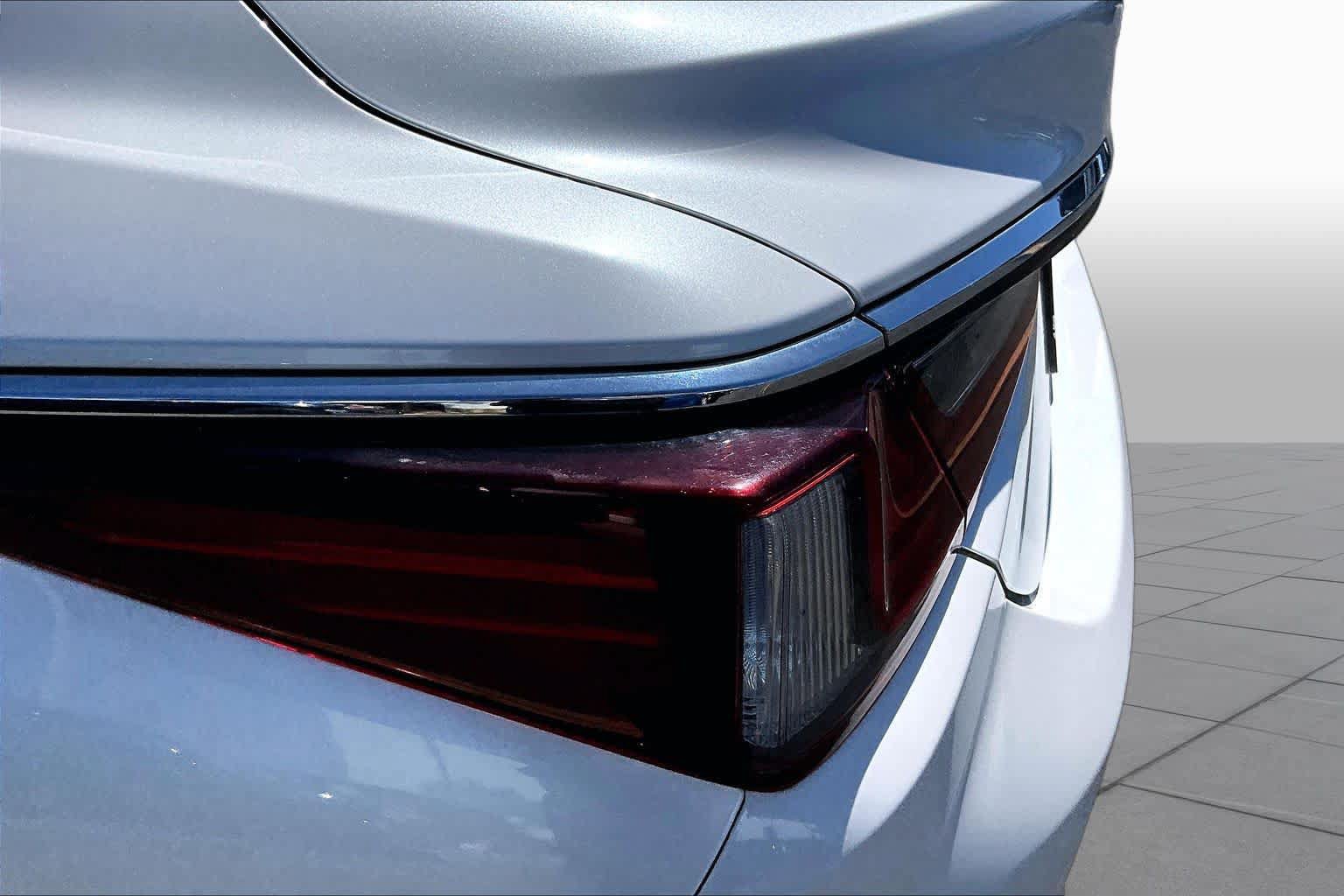 Used 2021 Lexus ES 350 w/ Accessory Package FWD image 28