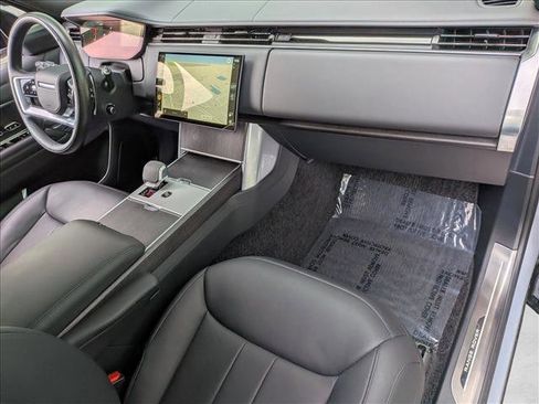 Used 2025 Land Rover Range Rover SE AWD/4WD image 23