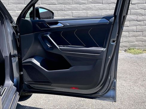 Certified 2023 Volkswagen Tiguan SE R-Line FWD image 23