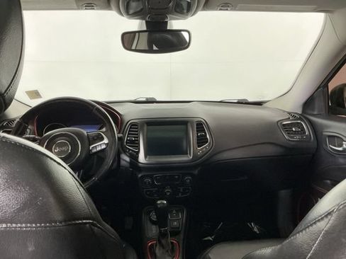 Used 2018 Jeep Compass Trailhawk AWD/4WD image 24
