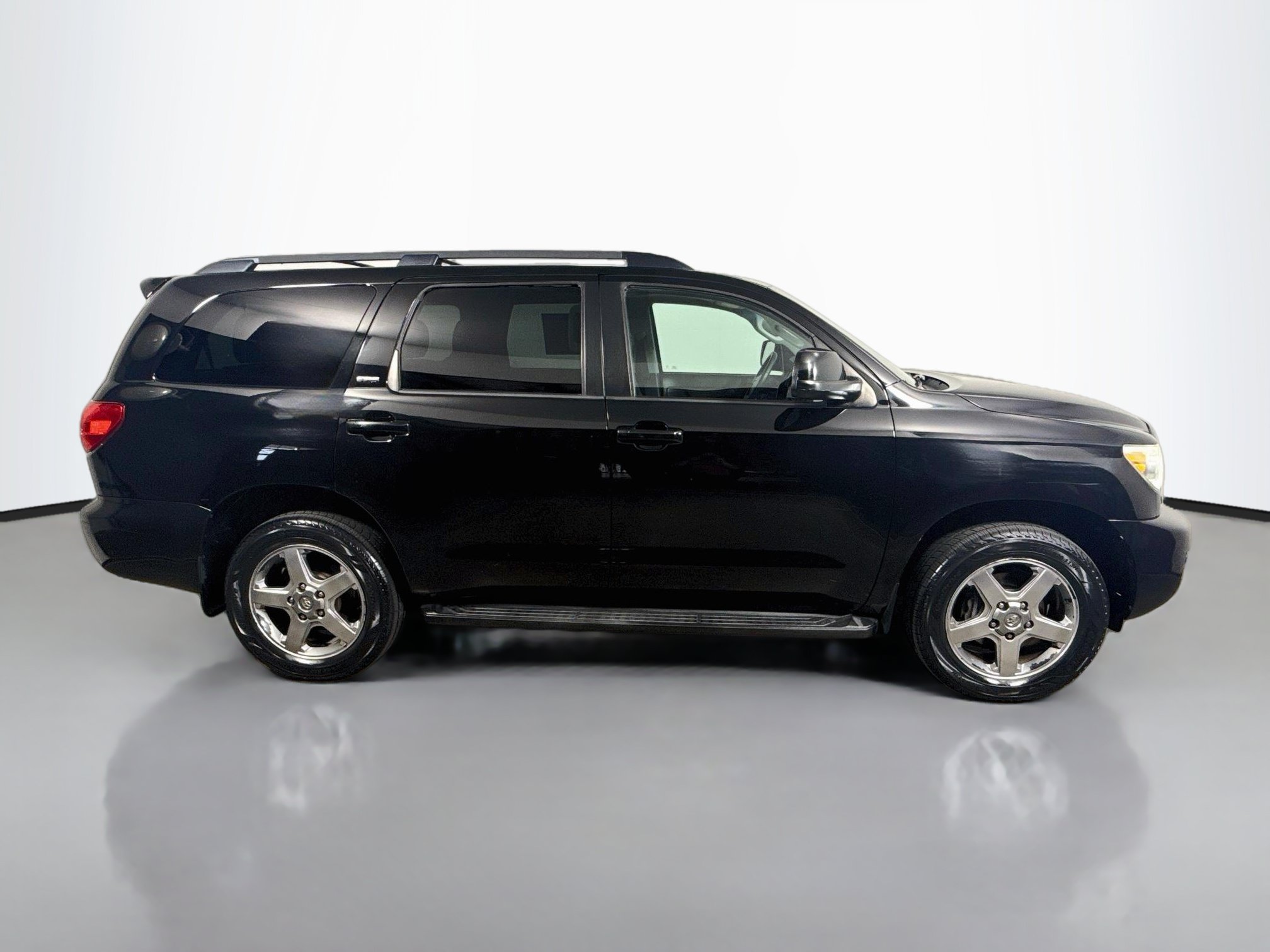 Used 2013 Toyota Sequoia SR5 w/ Sport Appearance Pkg AWD/4WD image 8