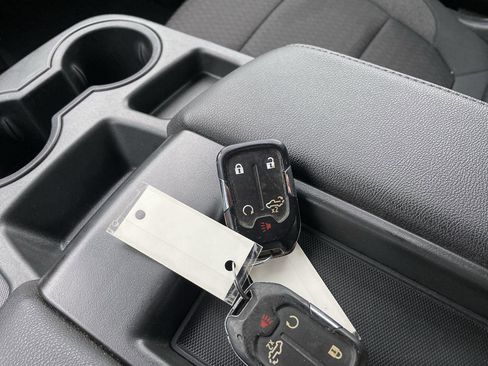 Used 2022 GMC Sierra 1500 SLE image 34