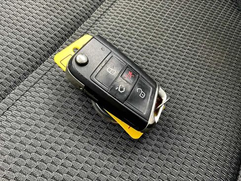 Used 2019 Volkswagen e-Golf SE w/ Driver Assistance Package image 16