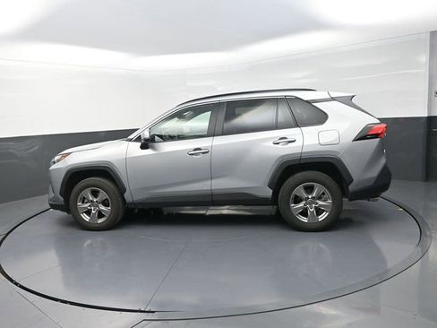 Used 2025 Toyota RAV4 XLE AWD/4WD image 4